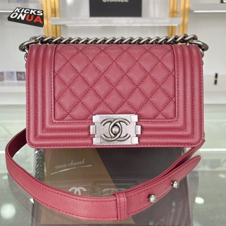 Chanel Boy Flap Quilted Diamond New Medium Red