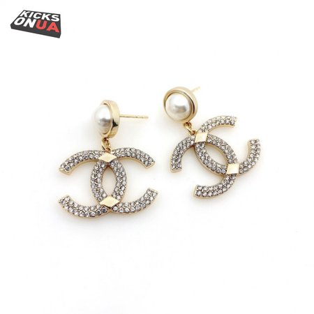 Chanel Pearl Stud Fine Earrings