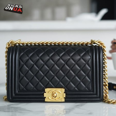 Chanel Boy Flap Quilted Lambskin Gold-tone Medium Black