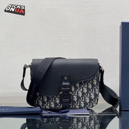 Dior Essentials Saddle A5 Pouch