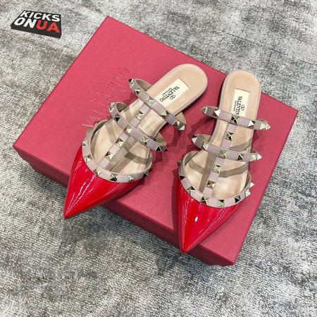 Valentino Rockstud Rockstud Patent Leather Sandal