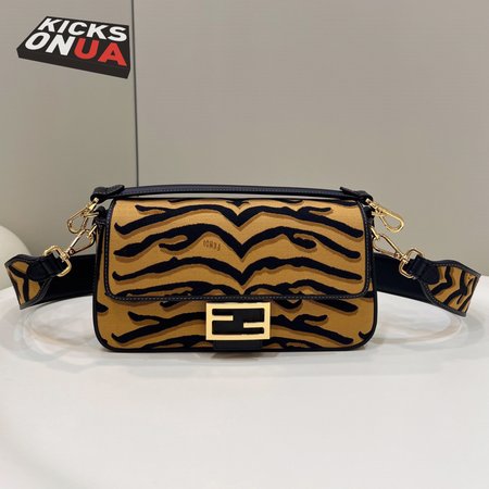 Fendi Baguette 8818