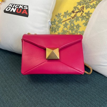 Valentino One Stud WB0K21HHX_UWT