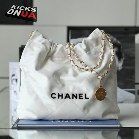 Chanel 22s