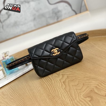 Chanel Pre-Owned Leather Hip Clutch Bag